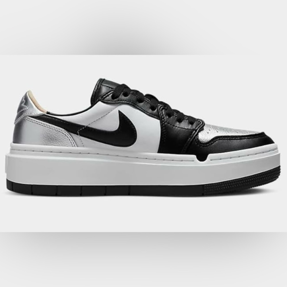 Nike Women's Black and Silver Sneakers